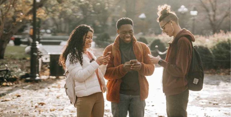 How to leave group chat on iPhone | Spike